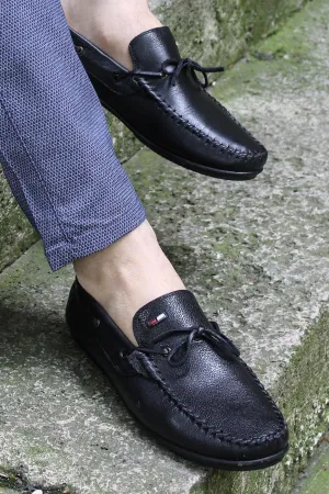 Men's Black Leather Loafers with Stylish Embellishments - Wessi